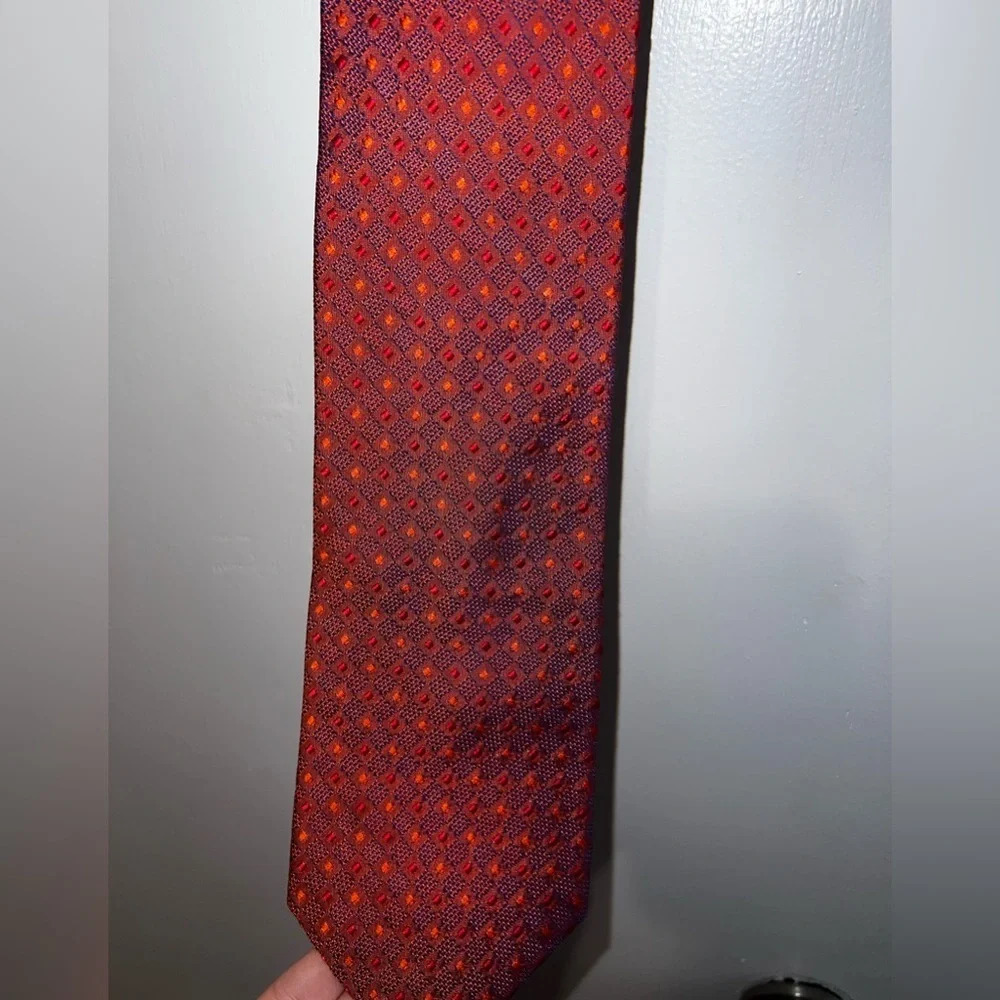 Men’s Structure Color Changing Tie - Picture 3 of 7